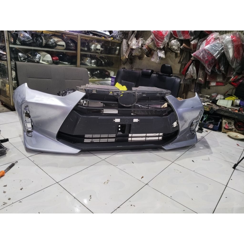 bemper depan agya 2023-2026 original ex asuransi. bemper toyota agya 2023-2026 original