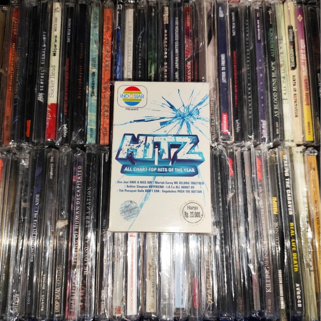 Kaset Kompilasi HITZ - Bon Jovi, Sugababes, Mariah Carey, Black Eyed Peas, Gwen Stefani, Sum 41, Wee