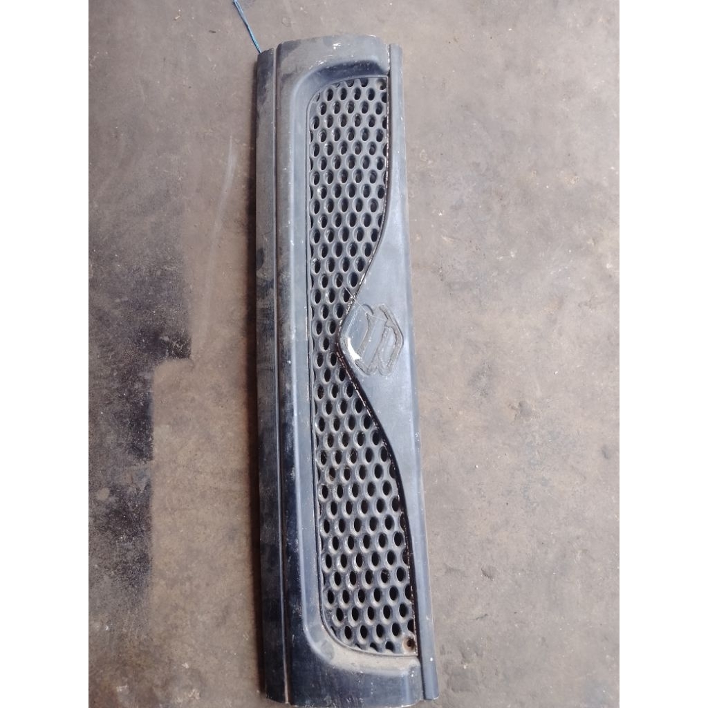gril depan suzuki Futura 2000 2005 hitam orginal copotan