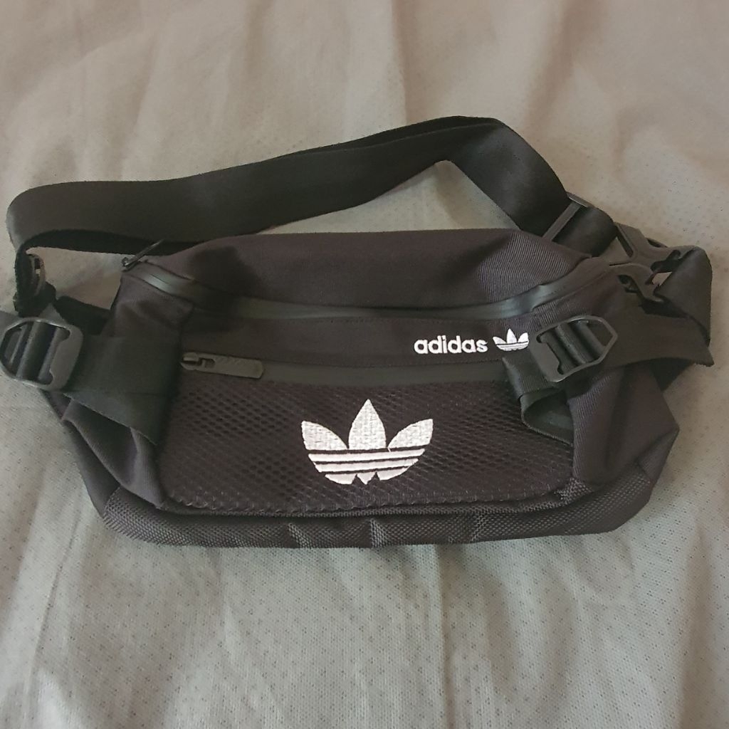 Tas Pinggang Adidas Bunga