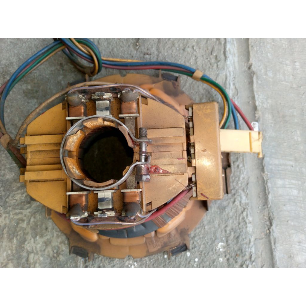 Yoke, konde TV tabung cembung 29inc merk Toshiba, normal.