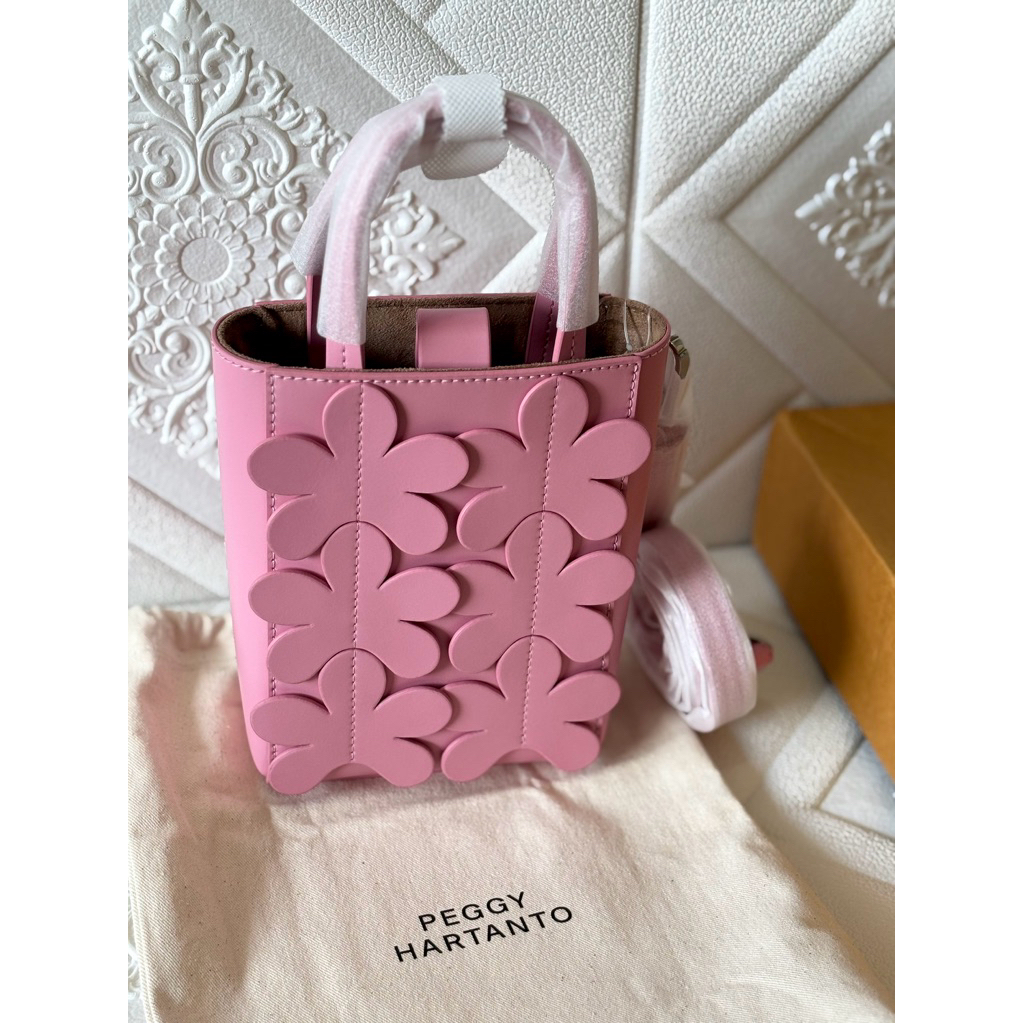 Preloved Peggy Hartanto