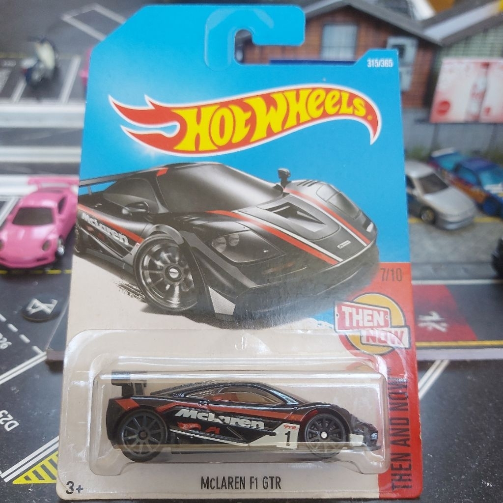 Hot Wheels McLaren F1 GTR hitam