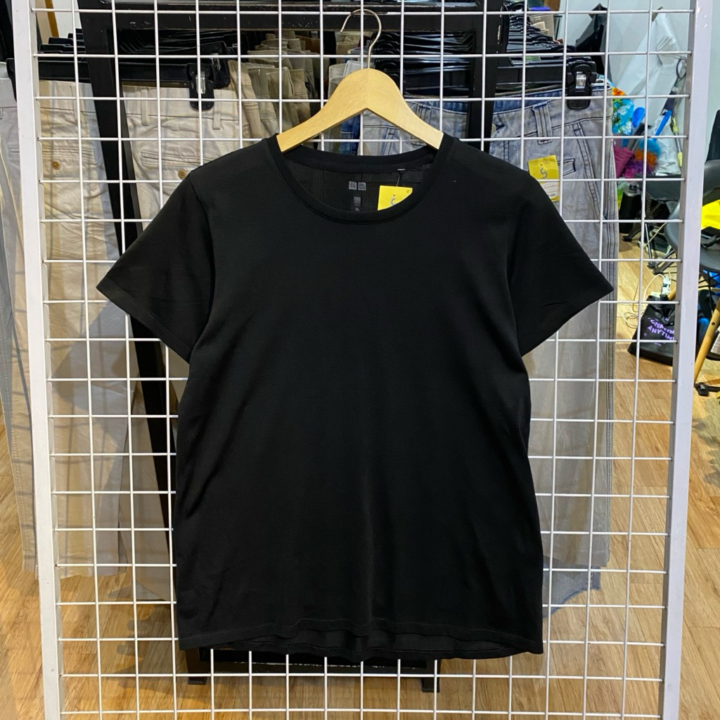 Uniqlo Dry Tee.