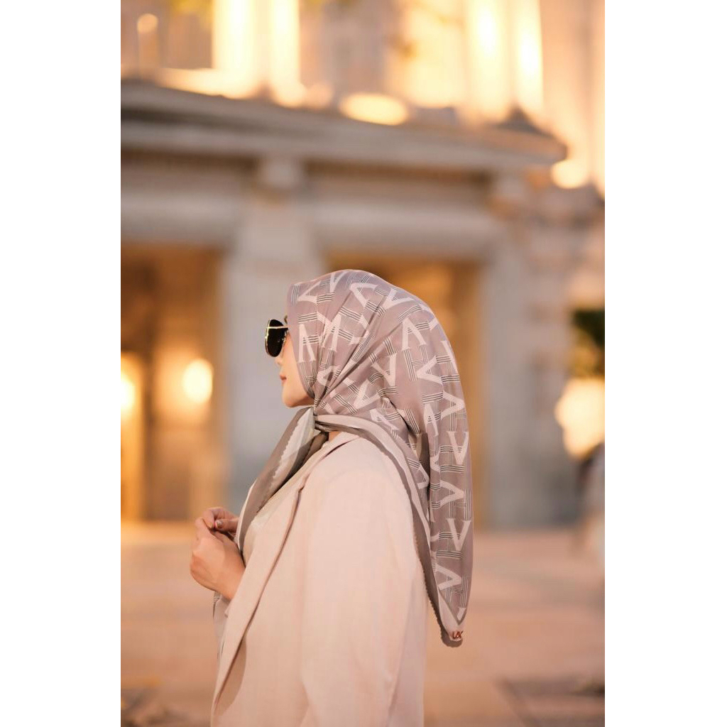 Vanilla Hijab Monogram Preloved