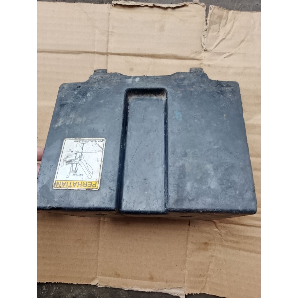 Cover tutup aki tutup bagasi Suzuki smash new 110 ori