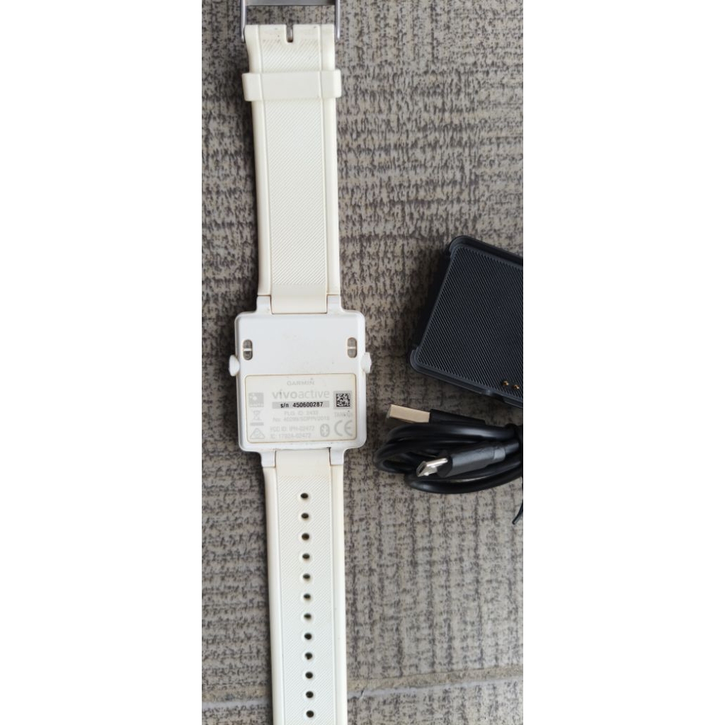 Jam Smartwatch Garmin VivoActive Kotak second normal Baterai awet 12 hari Putih