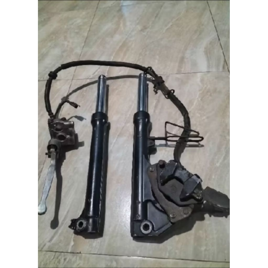 Shock depan xeon karbu