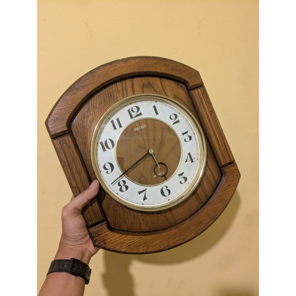 Jam dinding vintage seiko rythm kayu