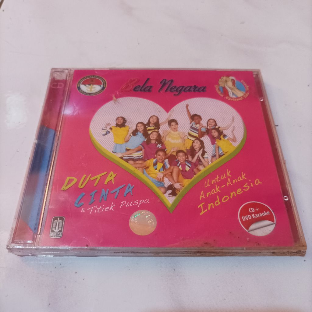 Original DVD dan CD Audio Music Titiek Puspa Album Bela Negara Duta Cinta New Segel 2 Disc