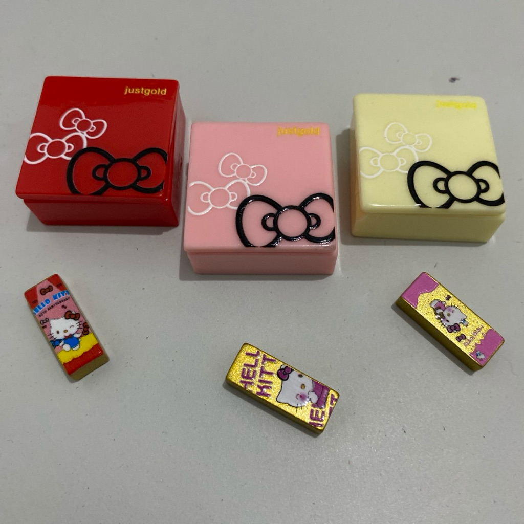 MAINAN ANAK MINIATUR BOX EMAS GOLD HK HELLO KITTY MINI FIGURE CLAY LUCU