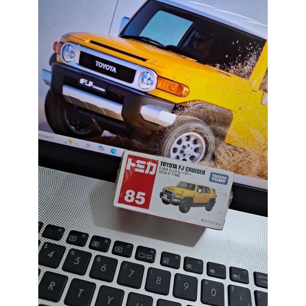 TOMICA REGULER NO.85 TOYOTA FJ CRUISER