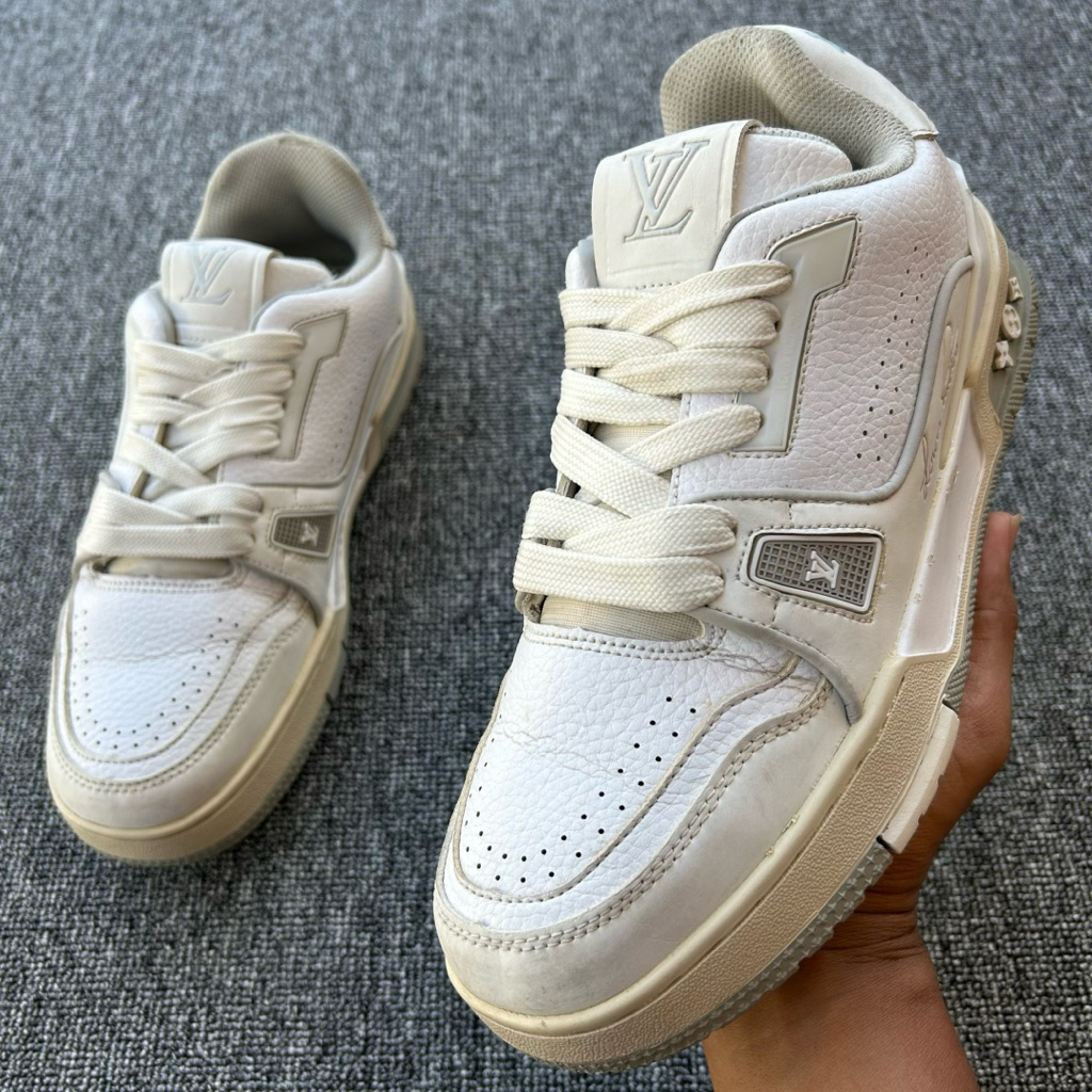 Sepatu LOUIS VUITTON LV Trainer Sneakers Made In Italy Size 8.5 (41) Panjang Insole 26 cm
