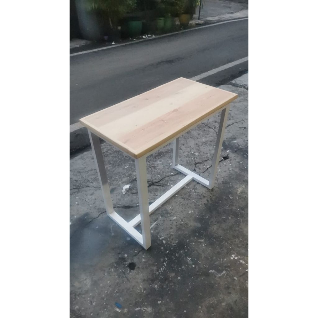 MEJA BELAJAR KAYU MINIMALIS