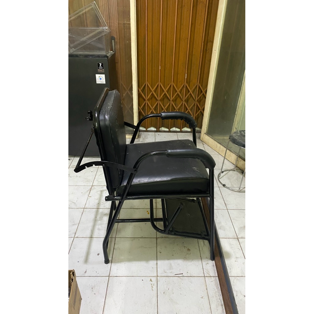 Kursi Pangkas Rambut