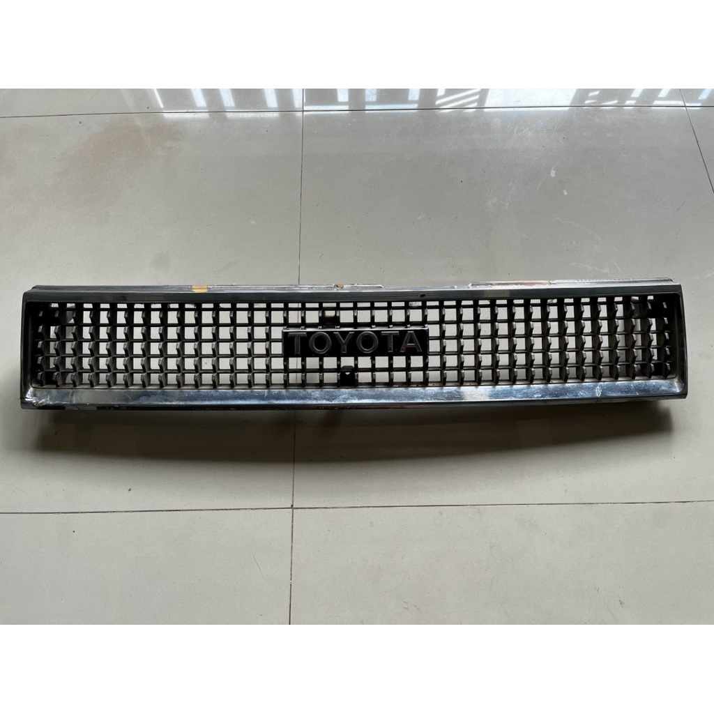 Grill Corolla SE Saloon Original TOYOTA