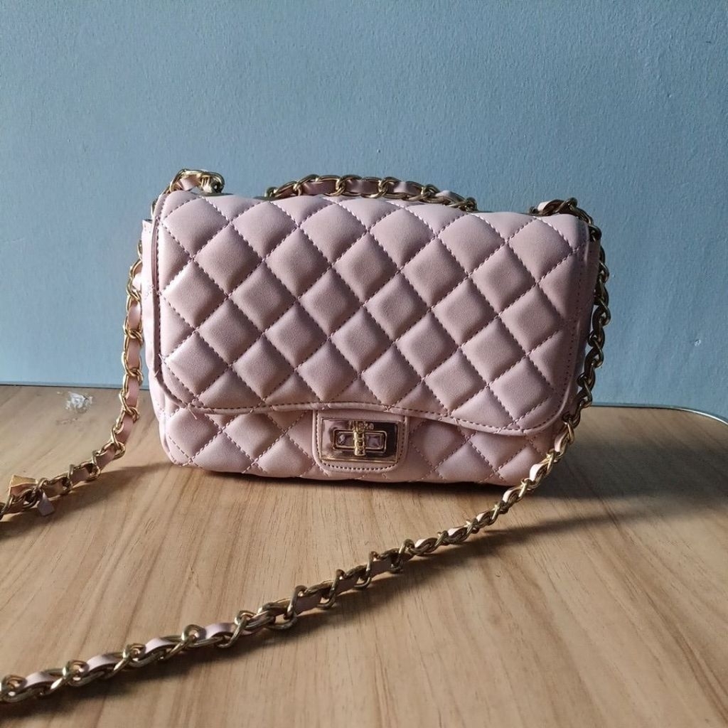 (PRELOVED) Tas Selempang Flicka warna pink