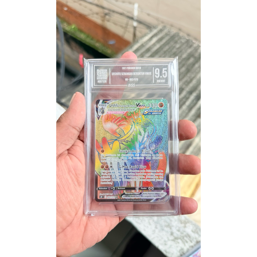 Urshifu Serangan Beruntun Vmax 083/070 HR Pokemon Card Slab