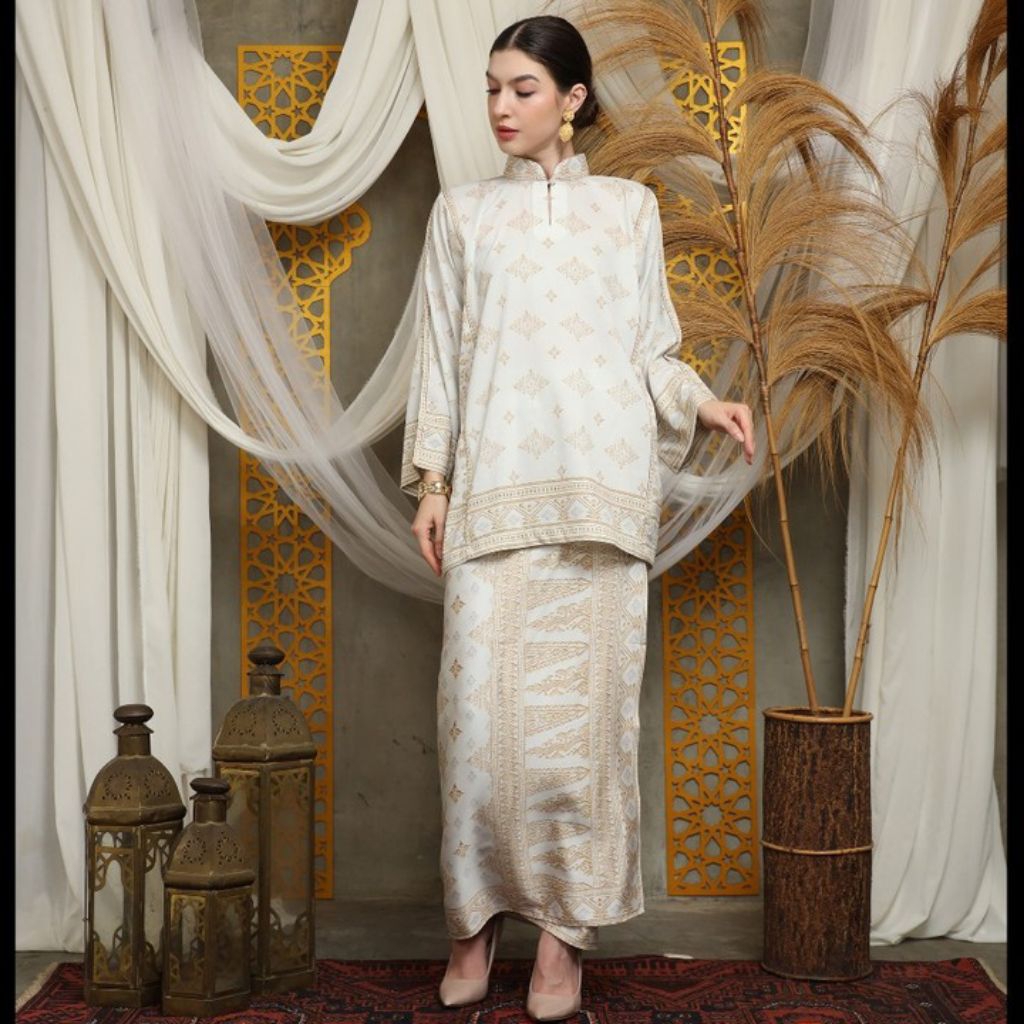 Kebaya Putih | Kebaya Ivory | Kebaya Premium | Kebaya Wisuda | Kebaya Modern | Kebaya Wanita | Baju 