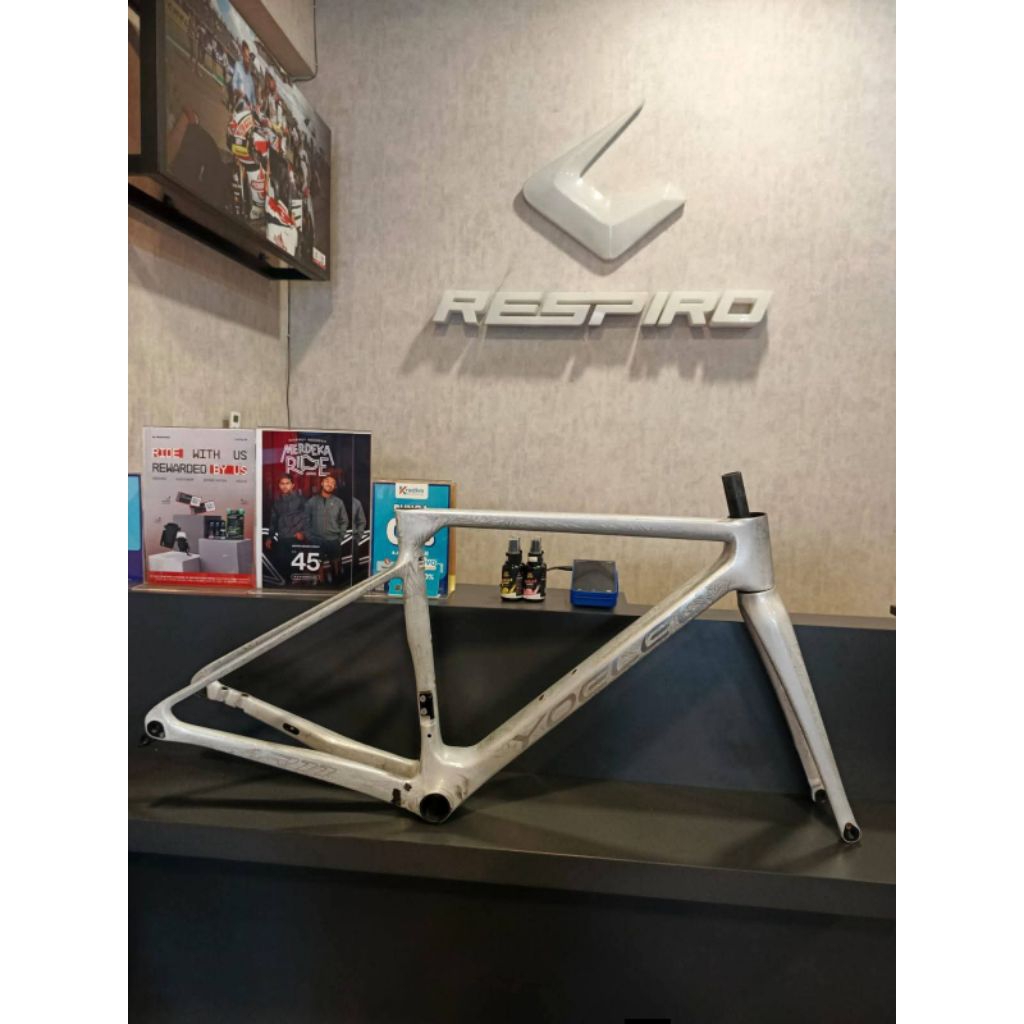 frame yoeleo r11