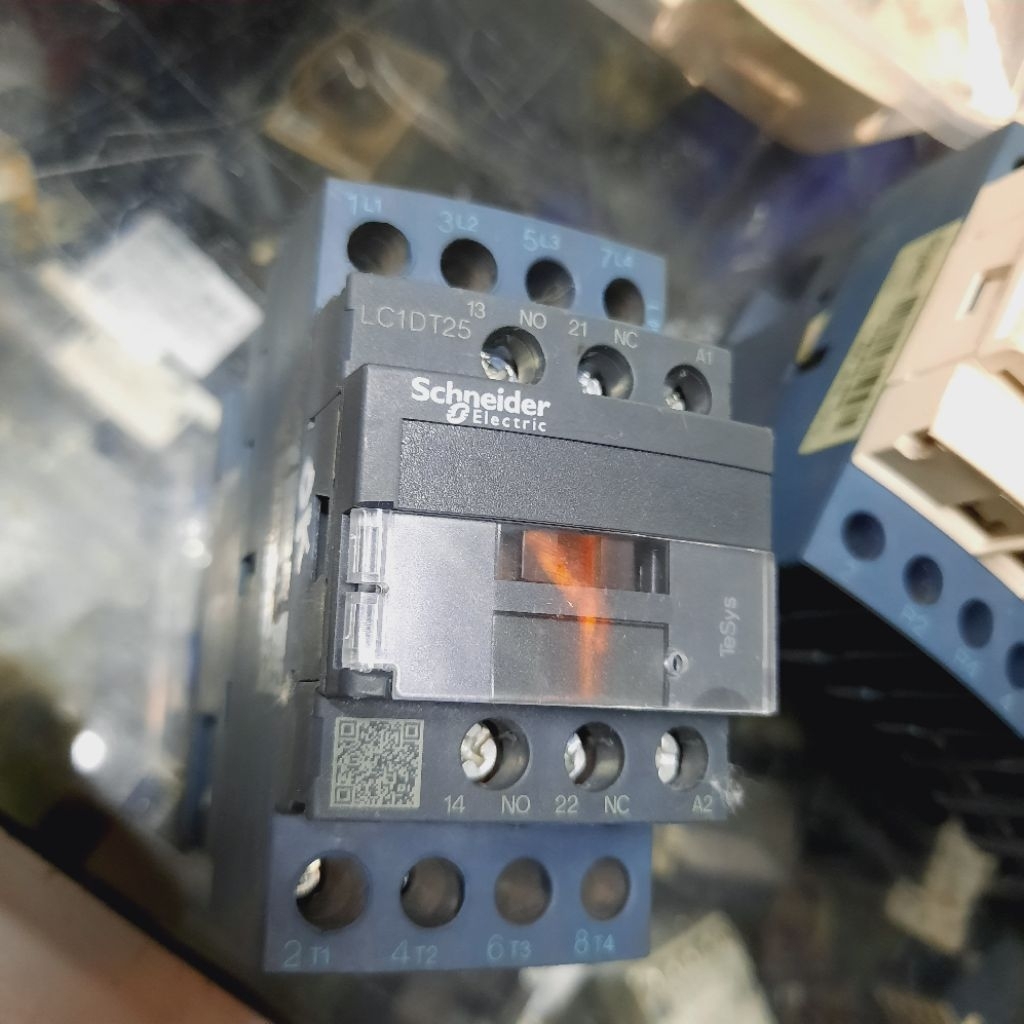 KONTAKTOR SCHNEIDER LC1DT25M7 kontaktor schneider 4pole lc1dt25 m7 220vac