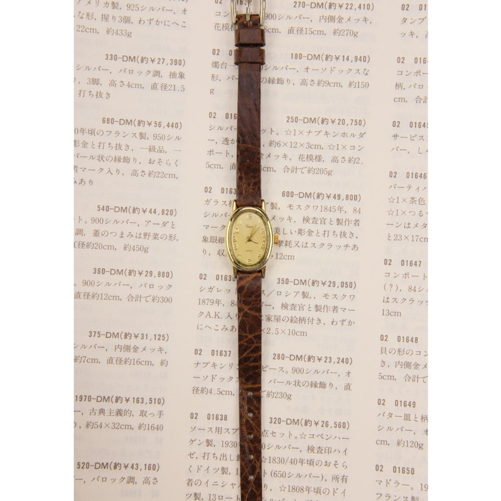 TIMEX Quartz Oval - Vintage Luxury Preloved Watch