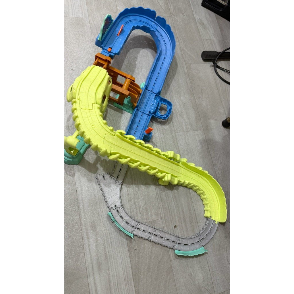 Thomas Dino Blast Preloved