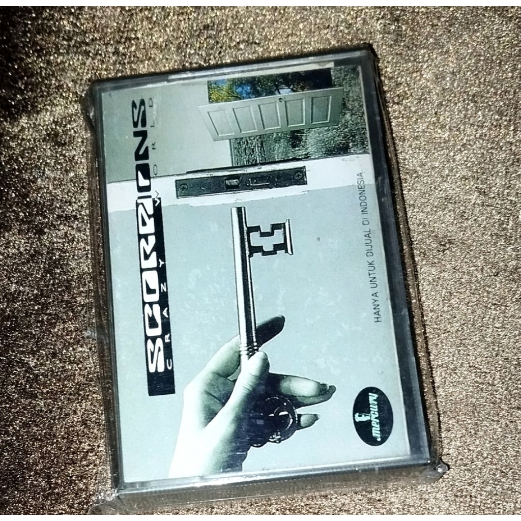 Kaset pita Scorpions ( crazy )