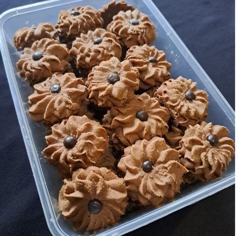 Kue Semprit coklat