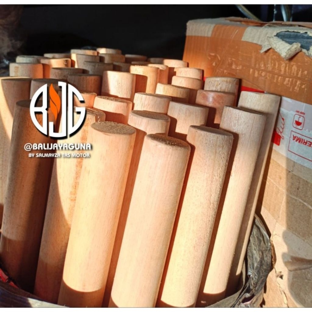 Kayu Penyangga Tas motor  Kayu Dowel Stick Panjang ±100cm & ±80cm Diameter ±3cm  Denpasar Bali