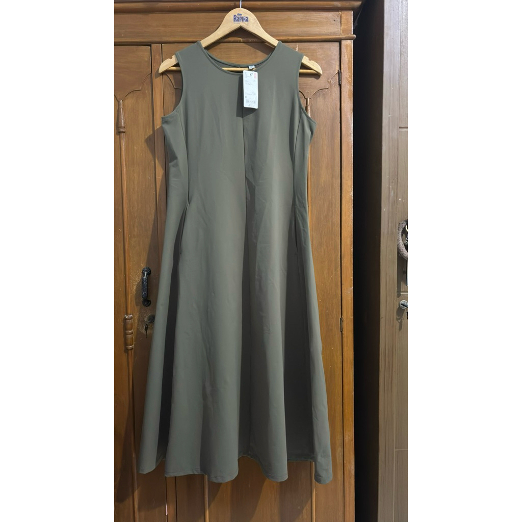 Ultra Stretch Sleeveless A-Line Dress Uniqlo (Not Airism)
