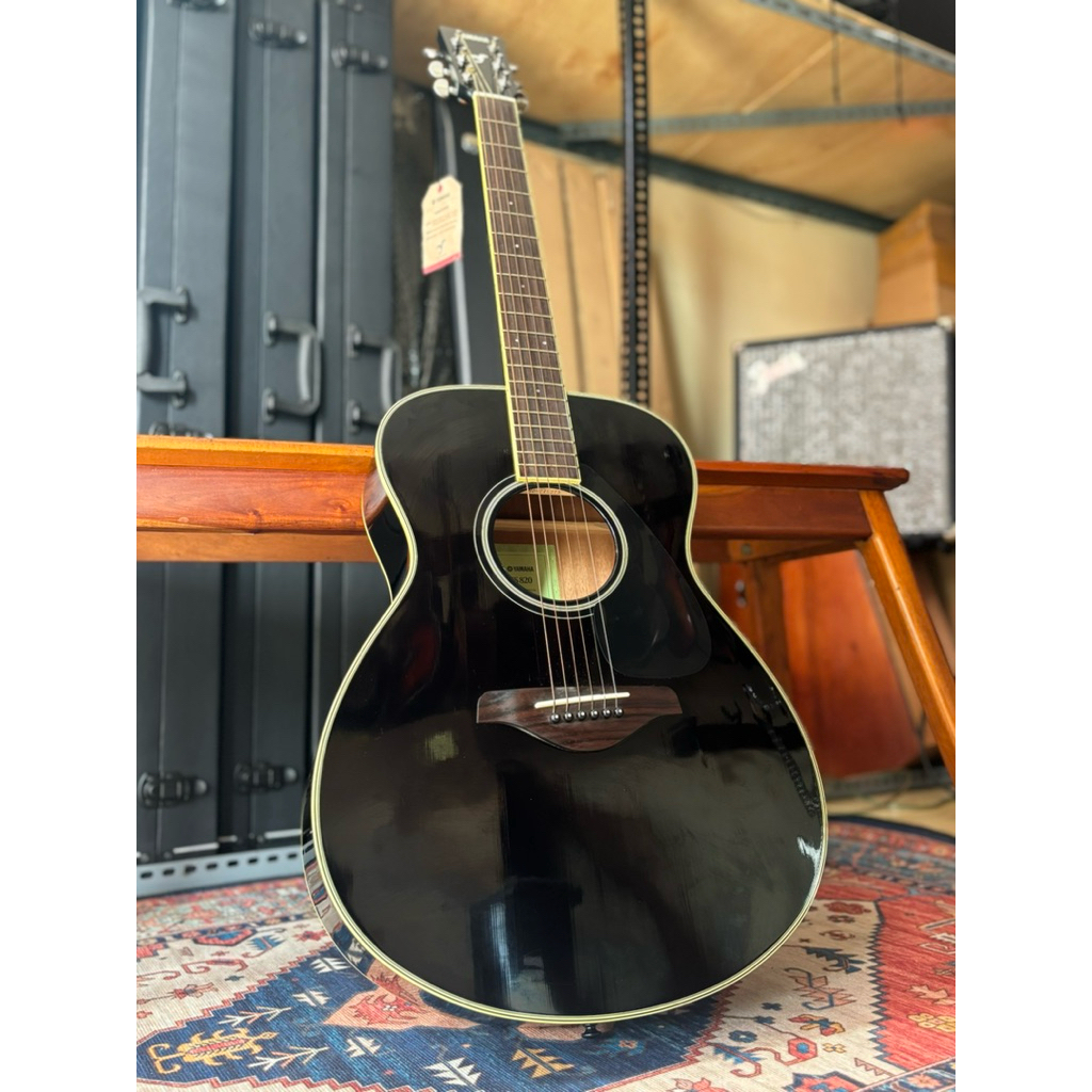 Yamaha FS820 Black Second Like New Gitar Akustik Concert Solid Spruce Kondisi Mulus