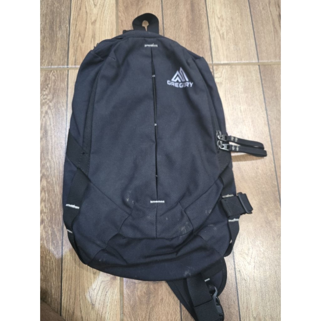Preloved Tas Selempang Gregory