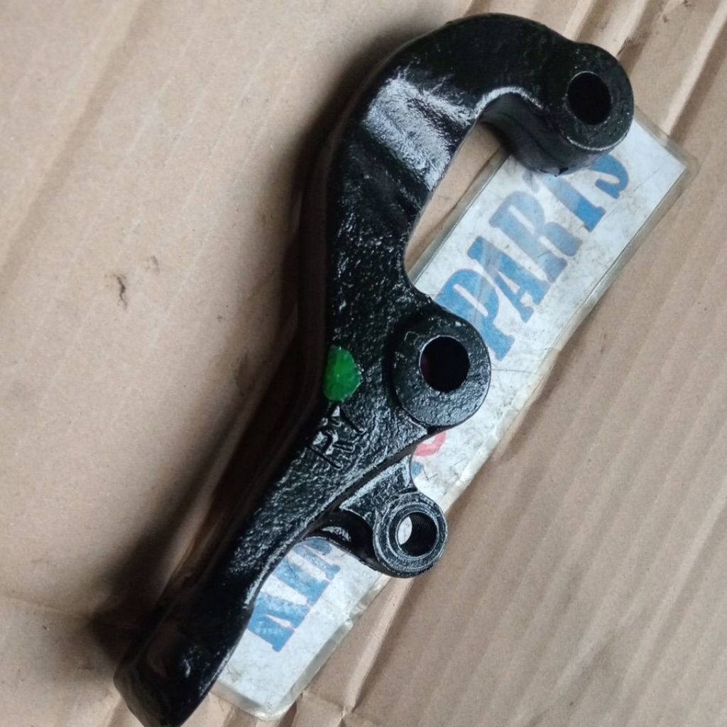 Arm Sterling Knuckle Depan Kijang 7K kanan