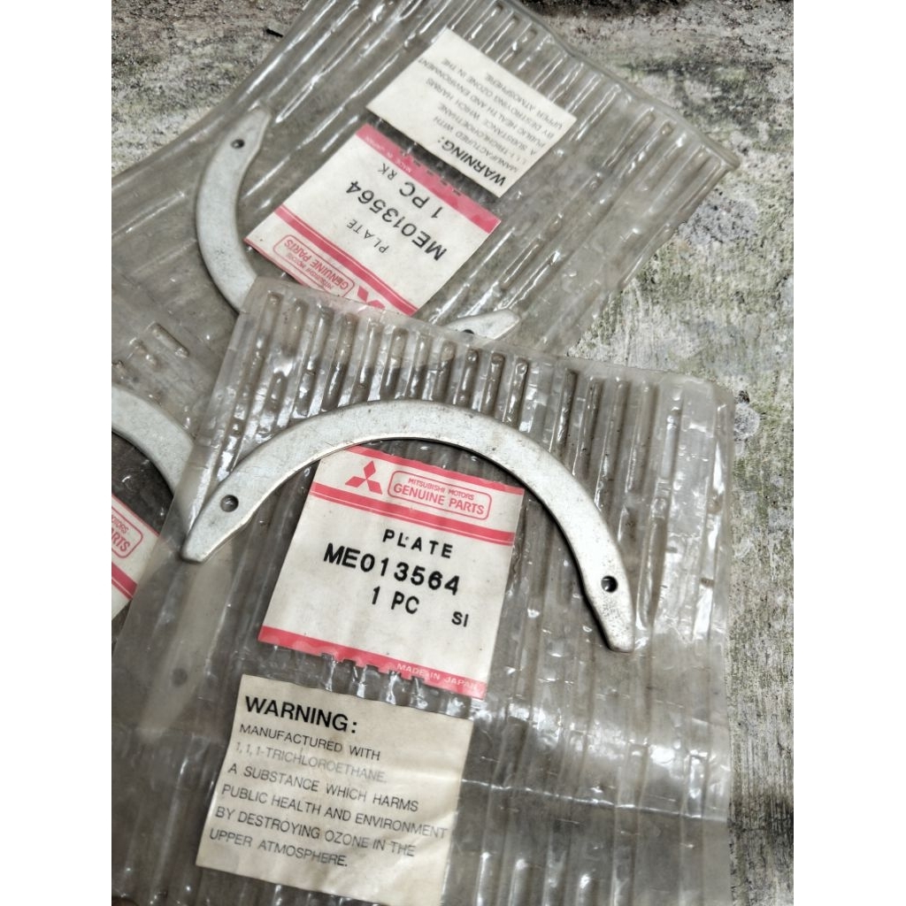 metal bulan Mitsubishi plate MEO 13564 STANDART GDS70 GD3X