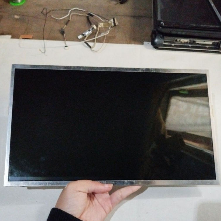 lcd 14 inch 40 pin tebal non kuping mulus no whitespot no blackspot bergaransi