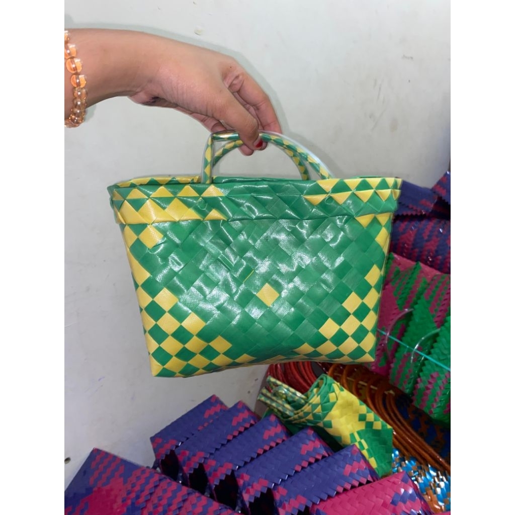 TAS ANYAMAN BERKAT KECIL