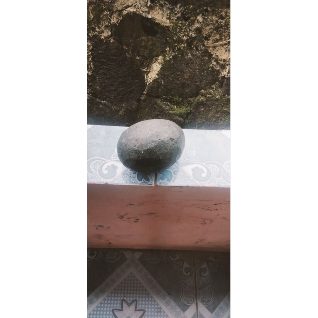 ulekan bulat batu asli