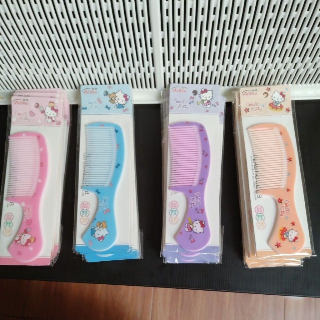 Sisir Rambut Gagang Motif Karakter Hello Kitty