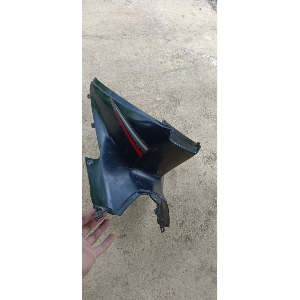 Cover body tangki suzuki arashi 125 original