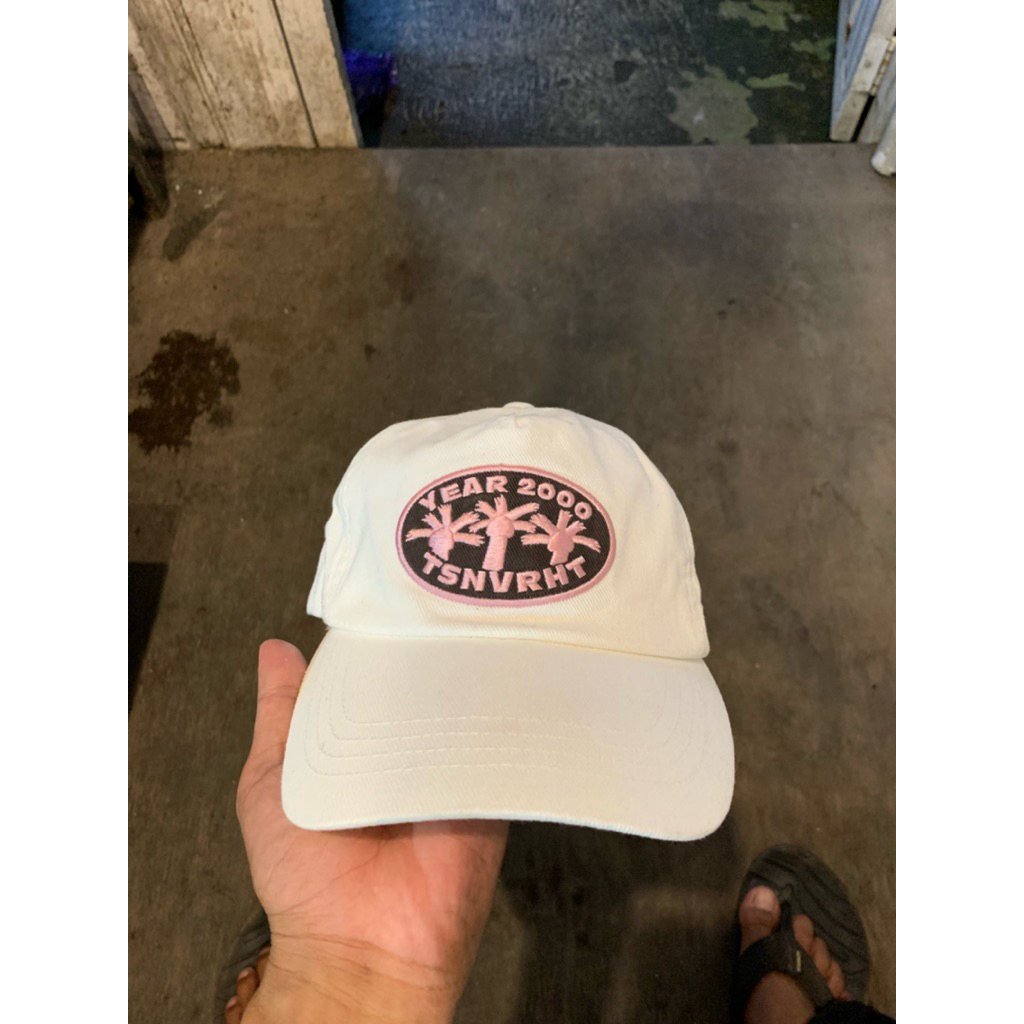 caps thisisneverthat