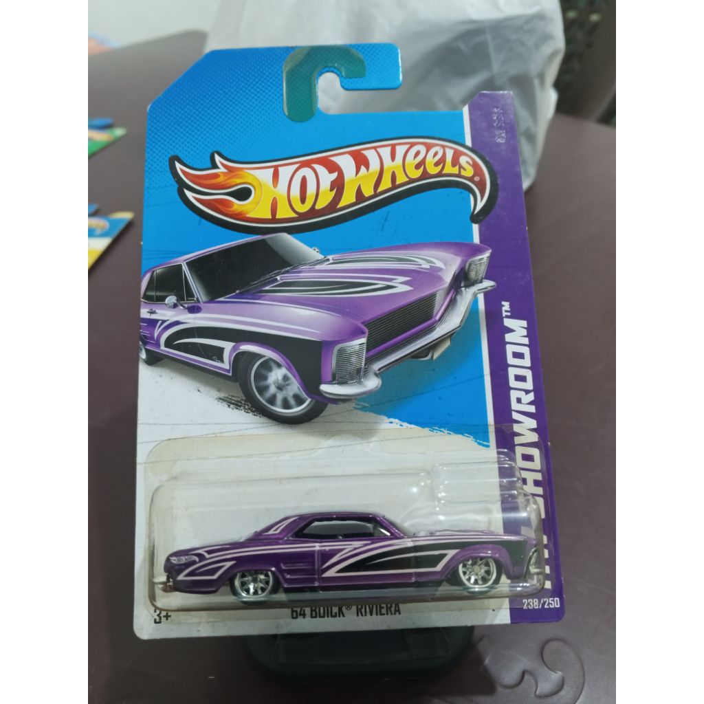 Hot Wheels STH 64 Buick Rivera + Protector Reguler (Super Treasure Hunts)