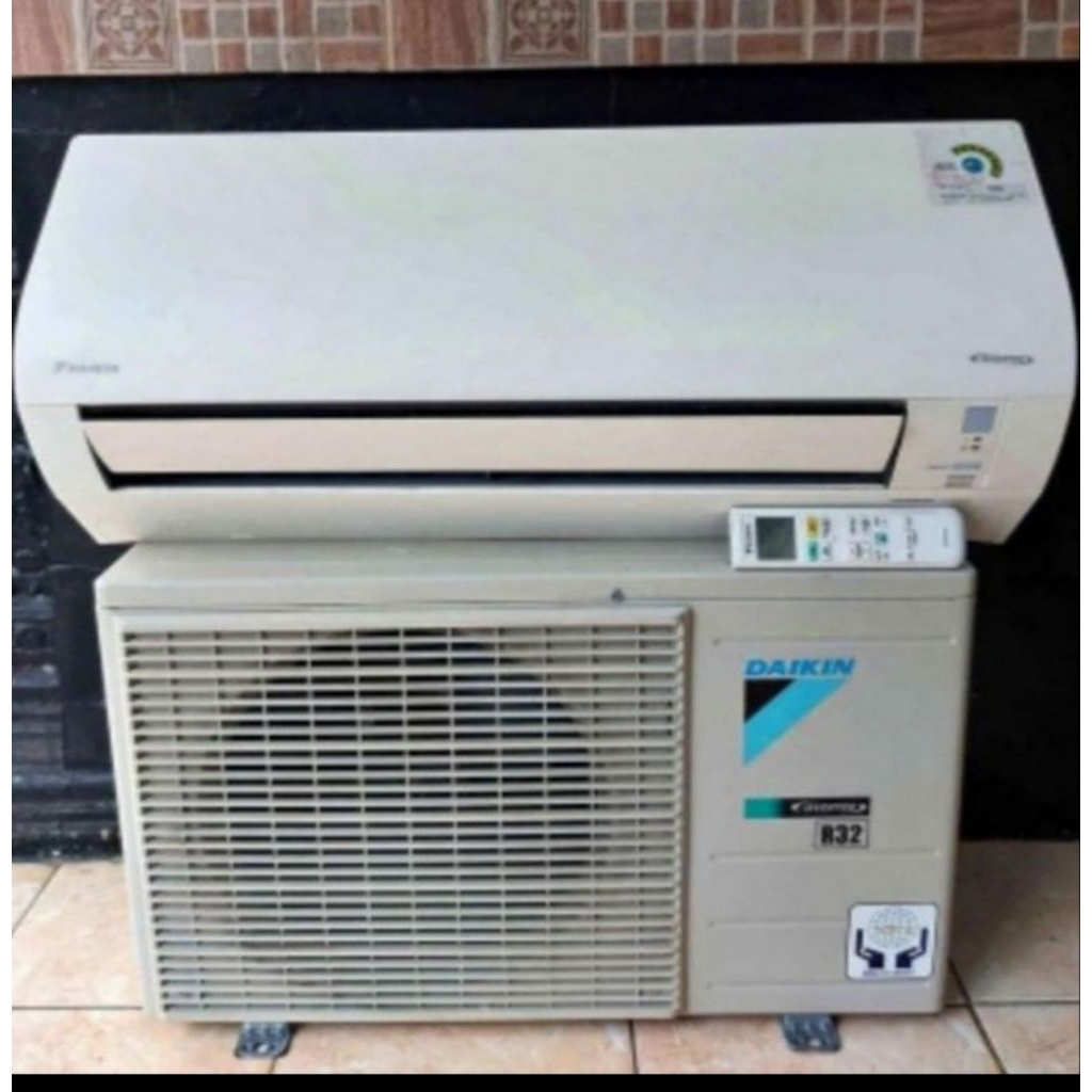 Ac second daikin thailand 3/4pk inverter original