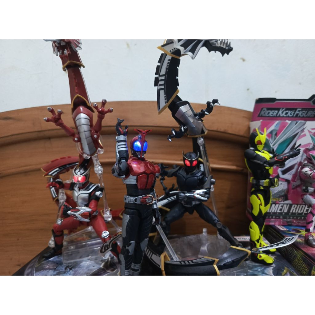 Figure Rise Standard Kamen Rider Kabuto FRS Masked Rider Kabuto Skala sama Shf