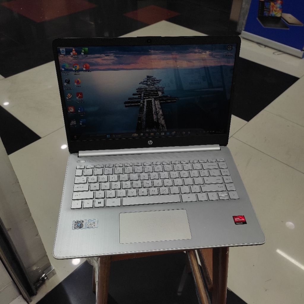 HP 14S-FQ AMD RYZEN 3-5300U RAM 8 GB SSD 512 GB SECOND