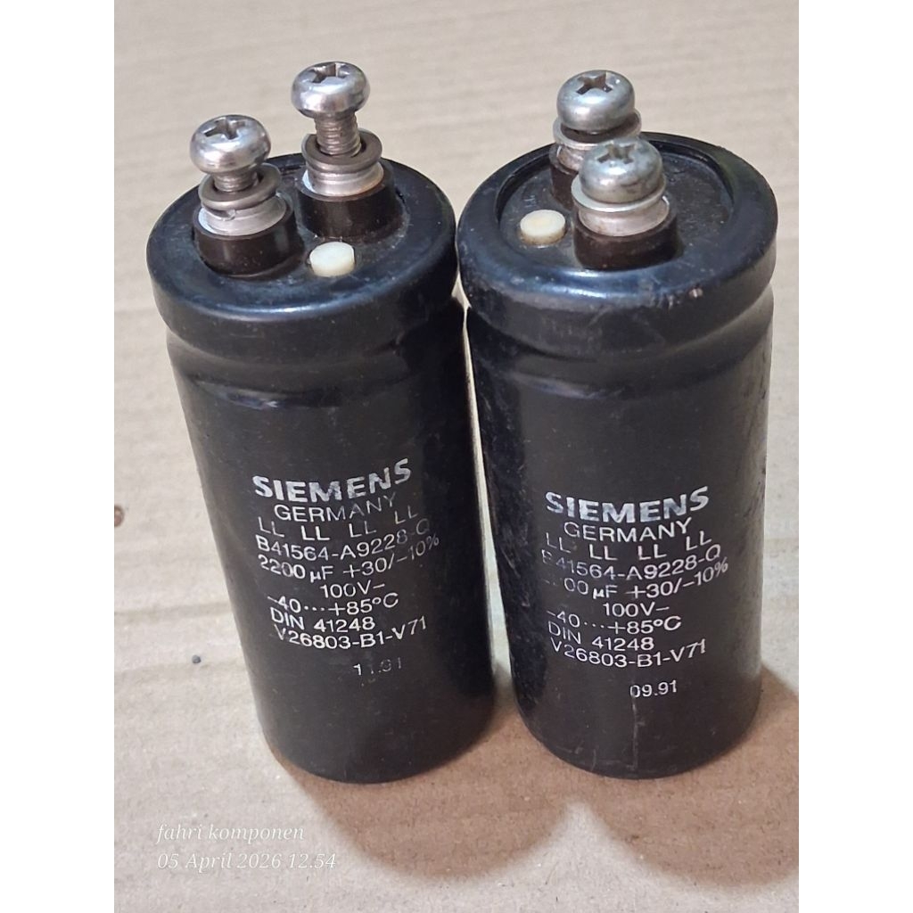 ELCO SIEMENS 100V 2200UF DIAMETER 3.5CM