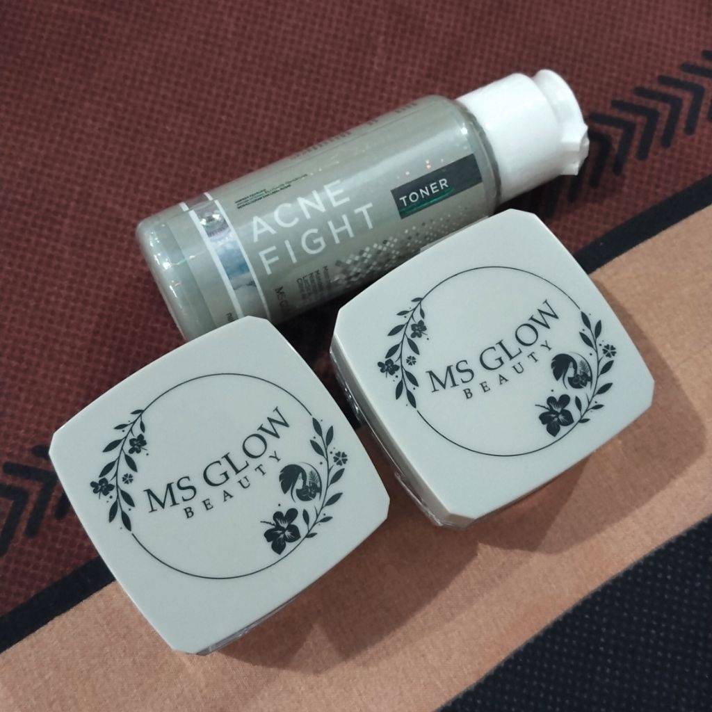 PRELOVED MS Glow Acnezone night cream (di pakai 1X), Whitening Day cream (belum pernah dipakai) , Ac