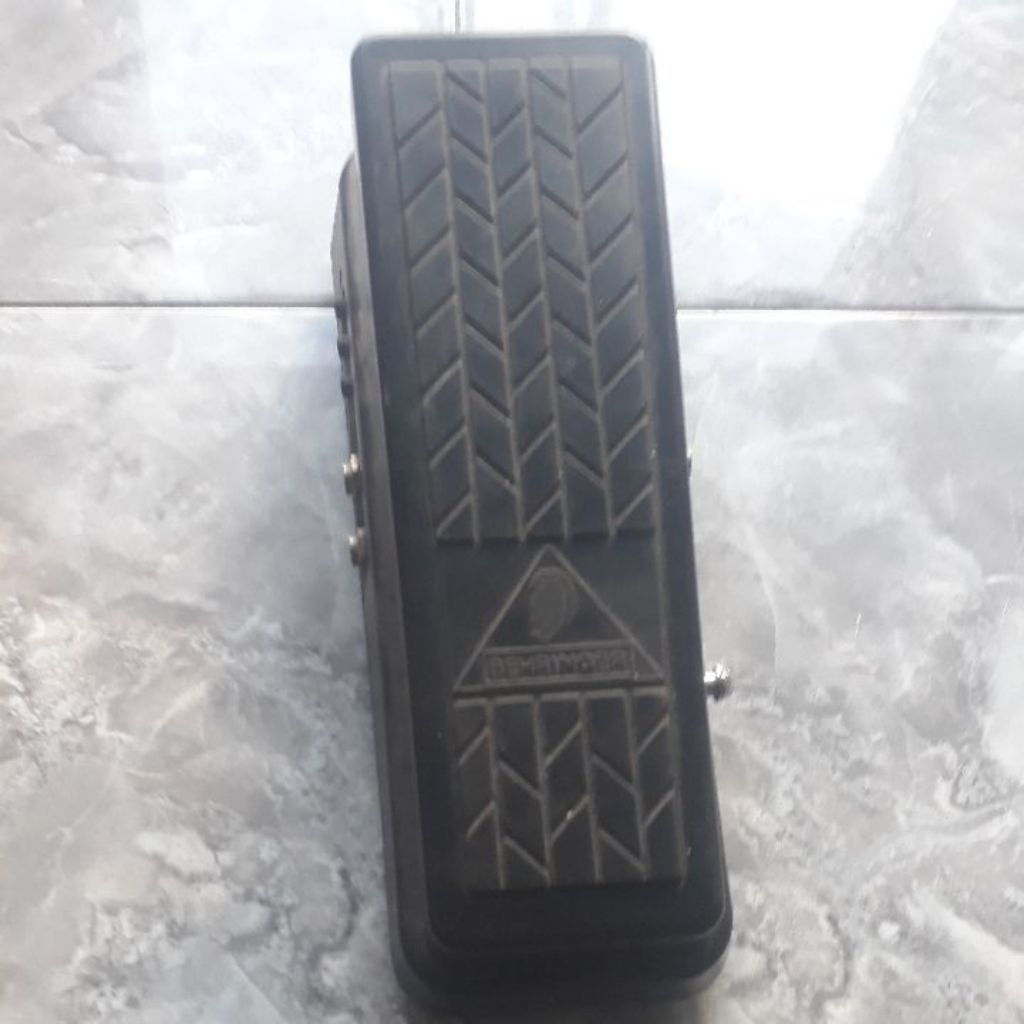 pedal wah Beringer