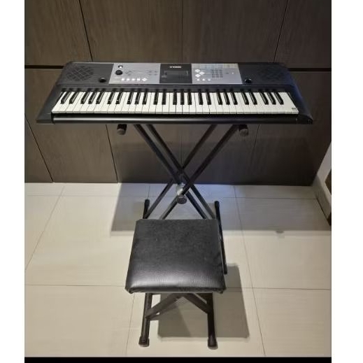 Yamaha PSR-E233 Keyboard