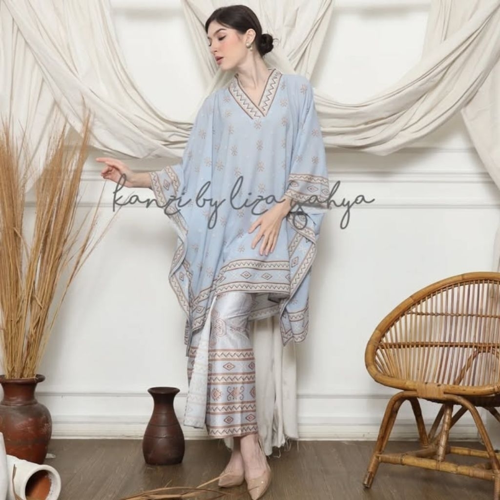 Kebaya Biru | Kebaya Blue | Kebaya Premium | Kebaya Wisuda | Kebaya Modern | Kebaya Wanita | Baju Ku